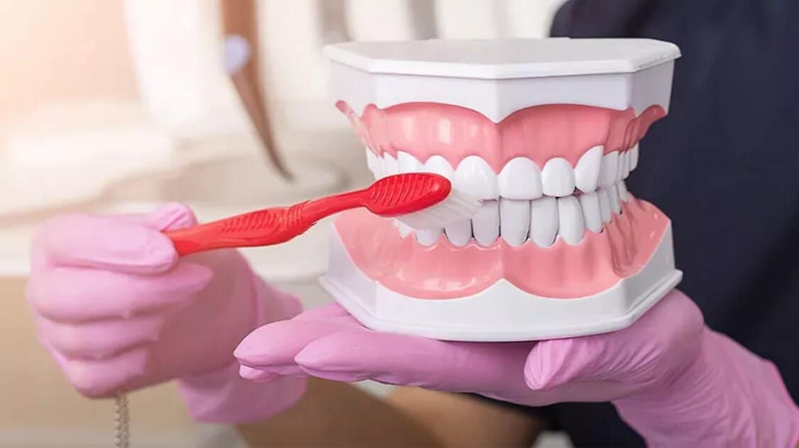 ما هي عواقب عدم تنظيف الاسنان على الاطلاق؟